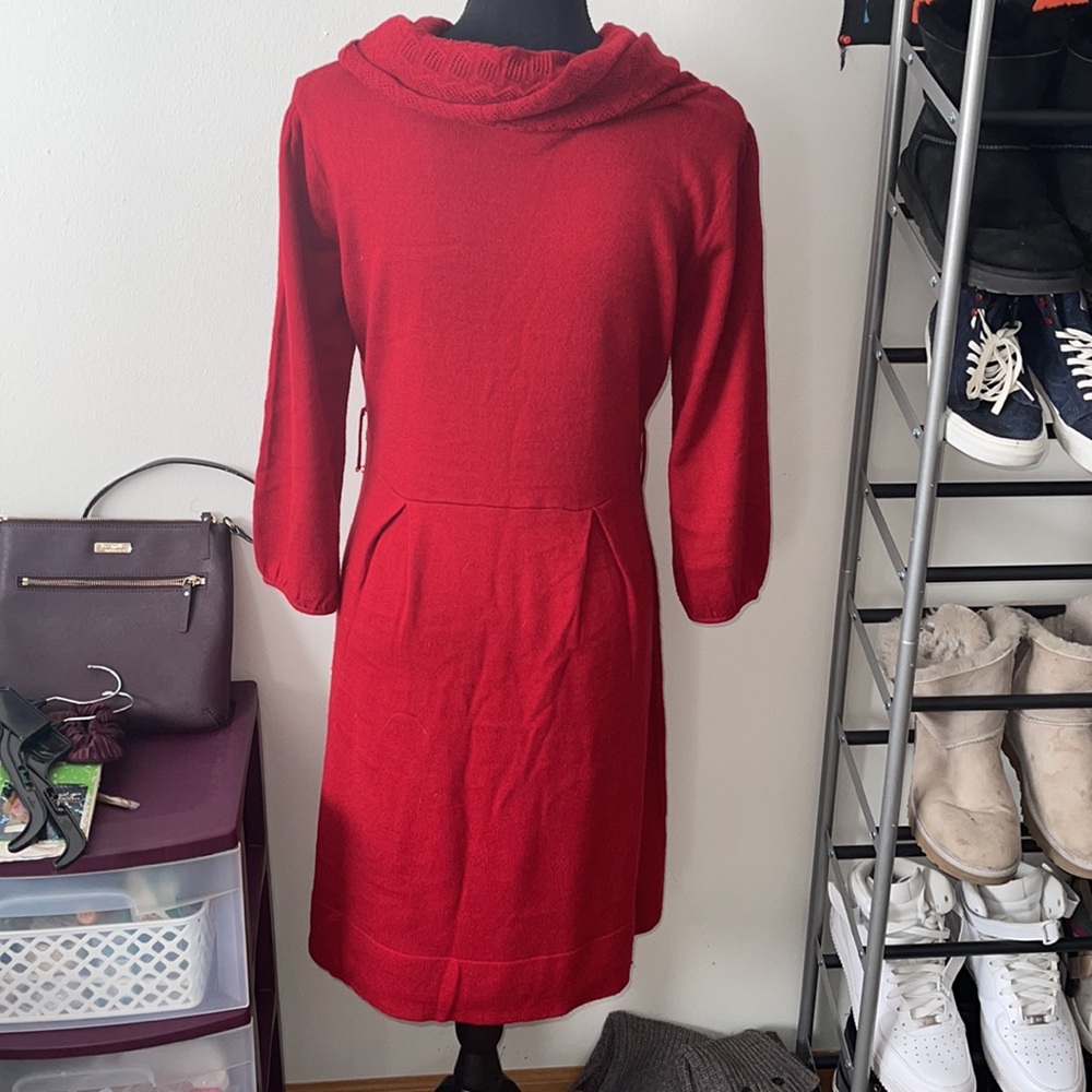 Red Dress - Picture 8 of 11
